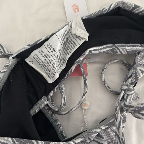 PilyQ bikini bottom. Grey and white Aztec pattern. Sz L. New with tags. - Picture 4 of 4